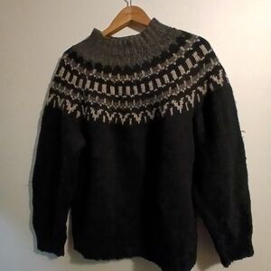 Oversized Vintage heavy wool handknitted black sweater